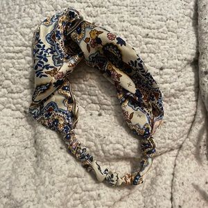 Earthbound trading co. Knotted headband